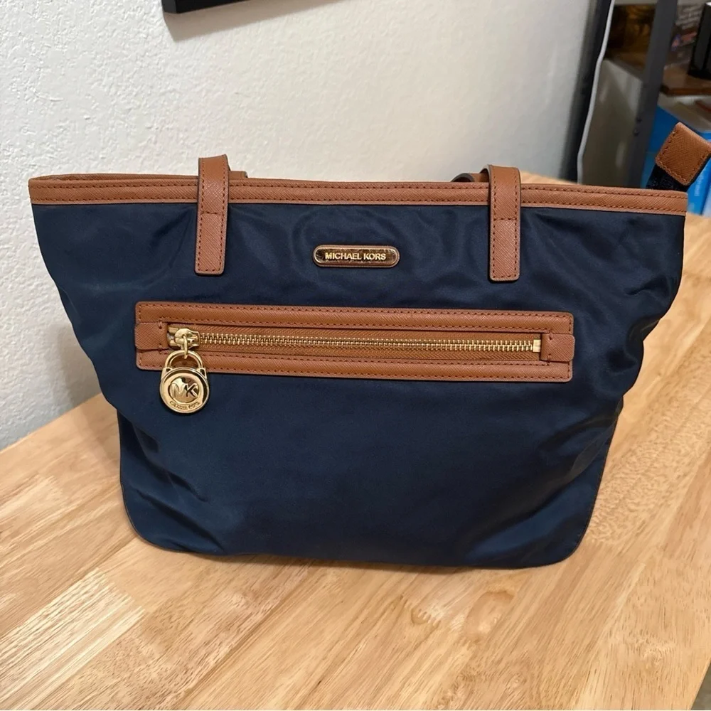 Michael Kors Kempton Nylon Satchel Tote Purse Shoulder Bag in Navy and Brown - Picture 2 of 13